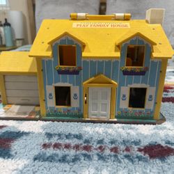 Vintage 1960’s Little People house 