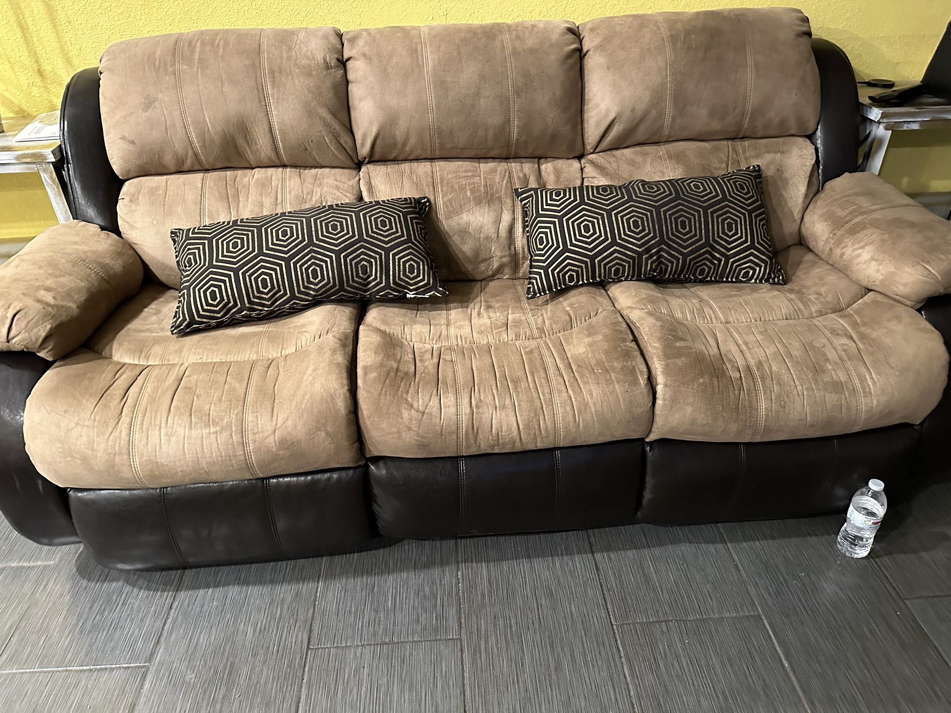 Free Couches for Sale in Palmdale CA OfferUp Free Couches for Sale in Palmdale CA OfferUp