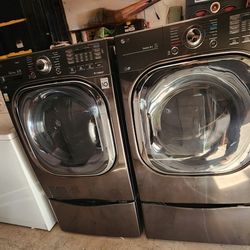 Very Nice Front Load Washer And Dryer Matching Set 