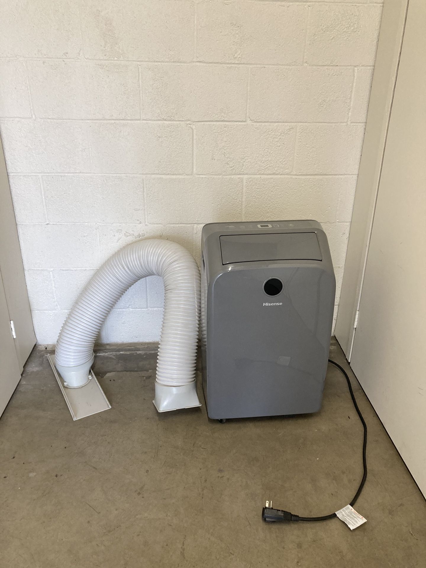 Hisense Portable AC Unit 12000 Btu/hr