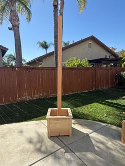 Cedar planter w/ light post
