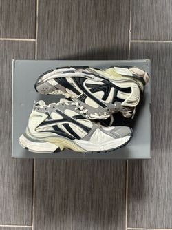 Balenciaga runners