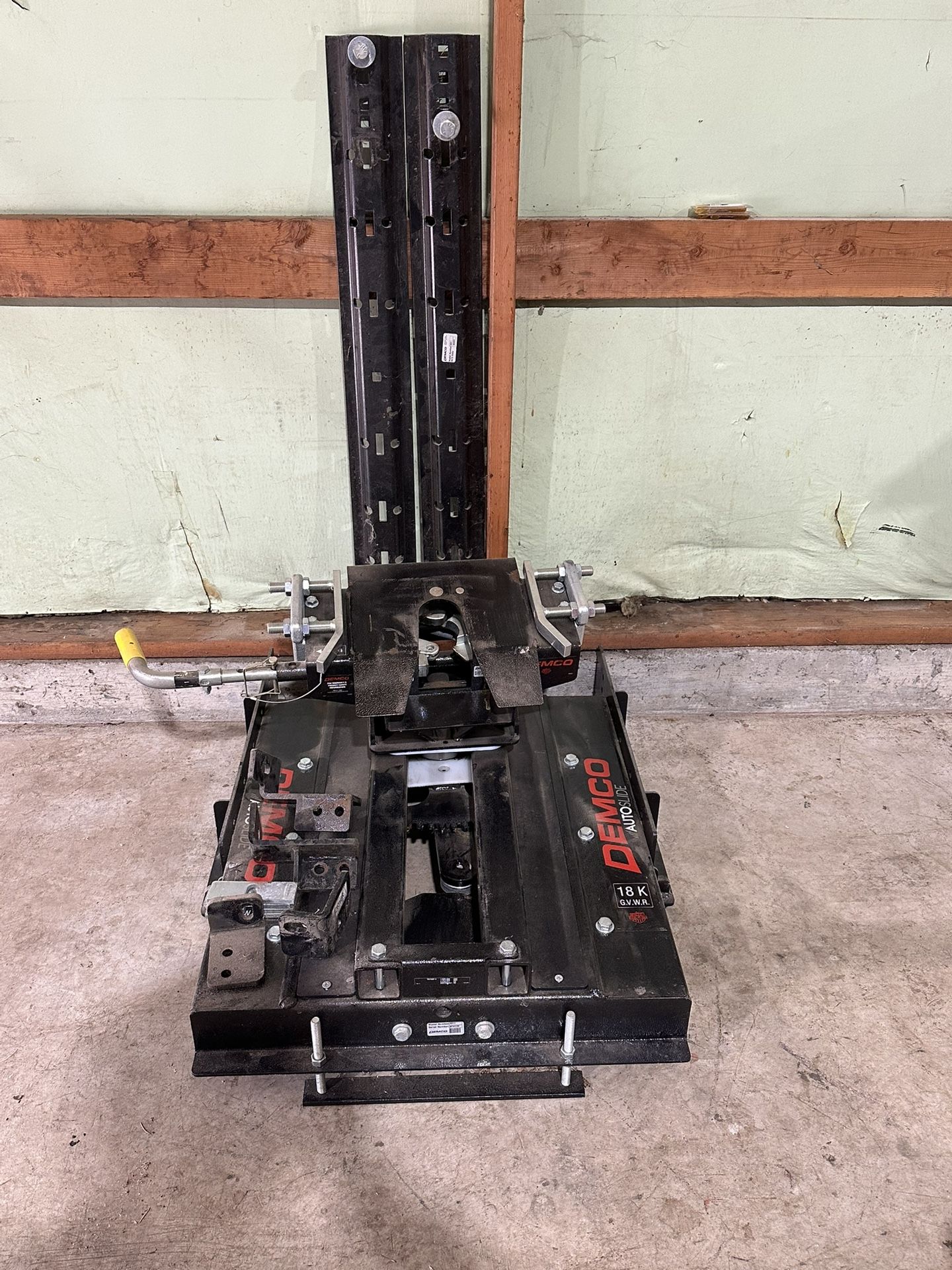 Demco 18k Autoslide 5th Wheel