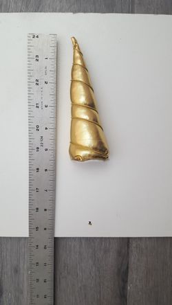 Unicorn horn (white bottom)