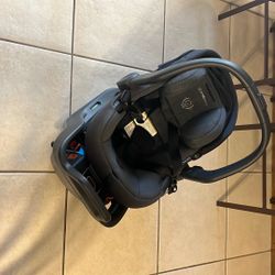 UPPAbaby MESA MAX car Seat