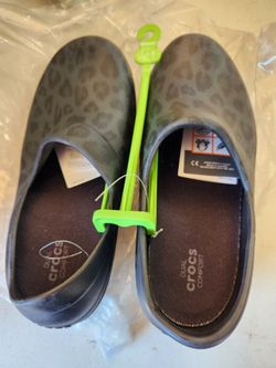 Croc New size 7 womans