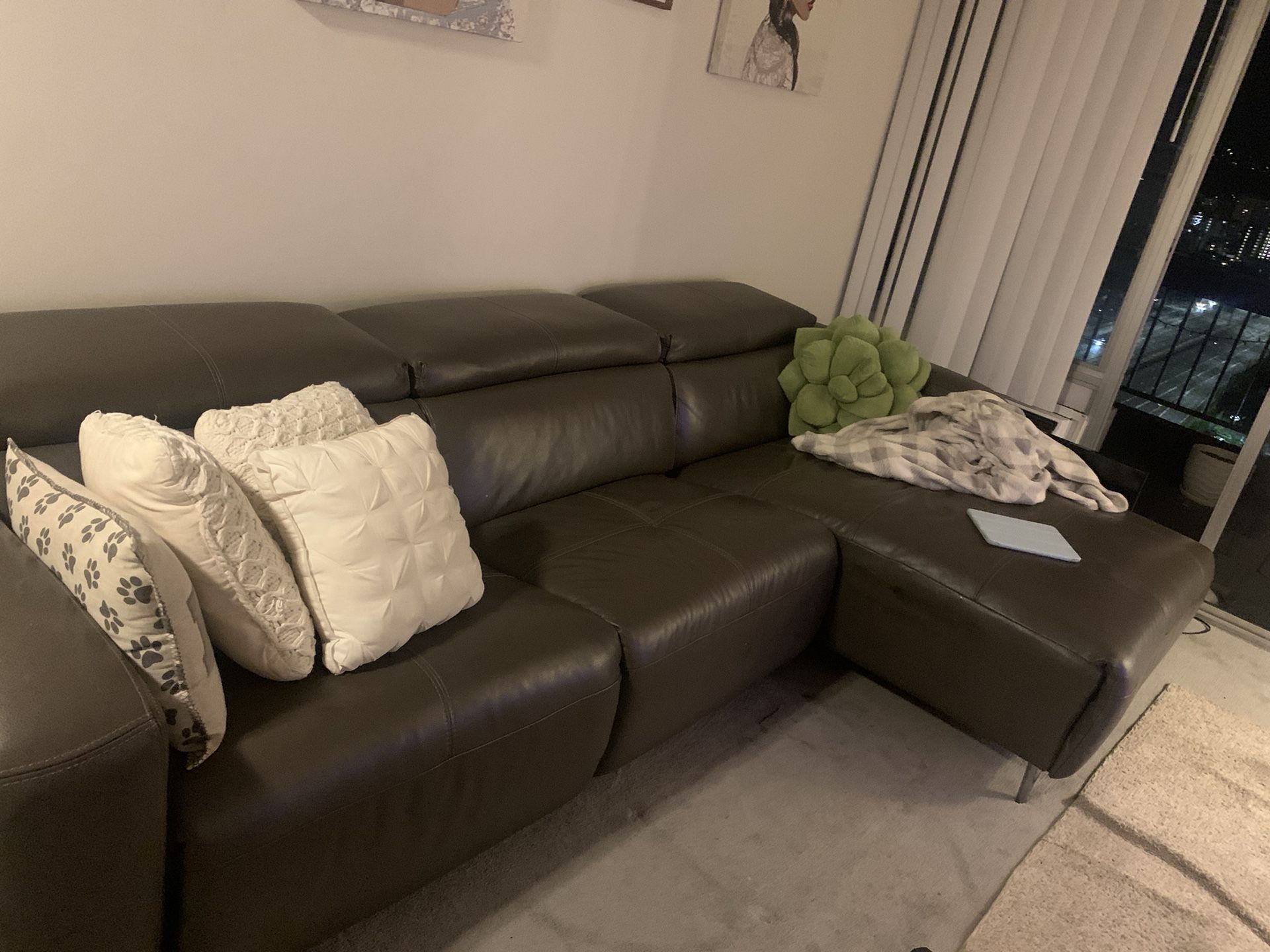 LIKE NEW -LEATHER L SHAPED SOFA