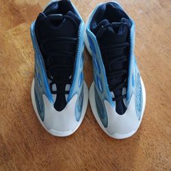 Mens Shoes Adidas   US 7