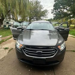 2014 Ford Taurus