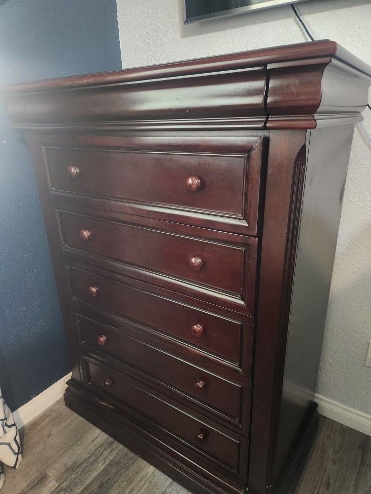 Dresser Cherry