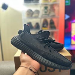 Yeezy Boost 350 V2 Onyx (2023) 