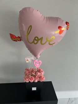 Hermosa Caja De Rosas Con Globo