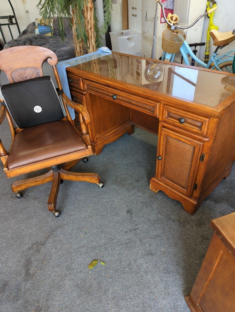 Executive Desk And Chair