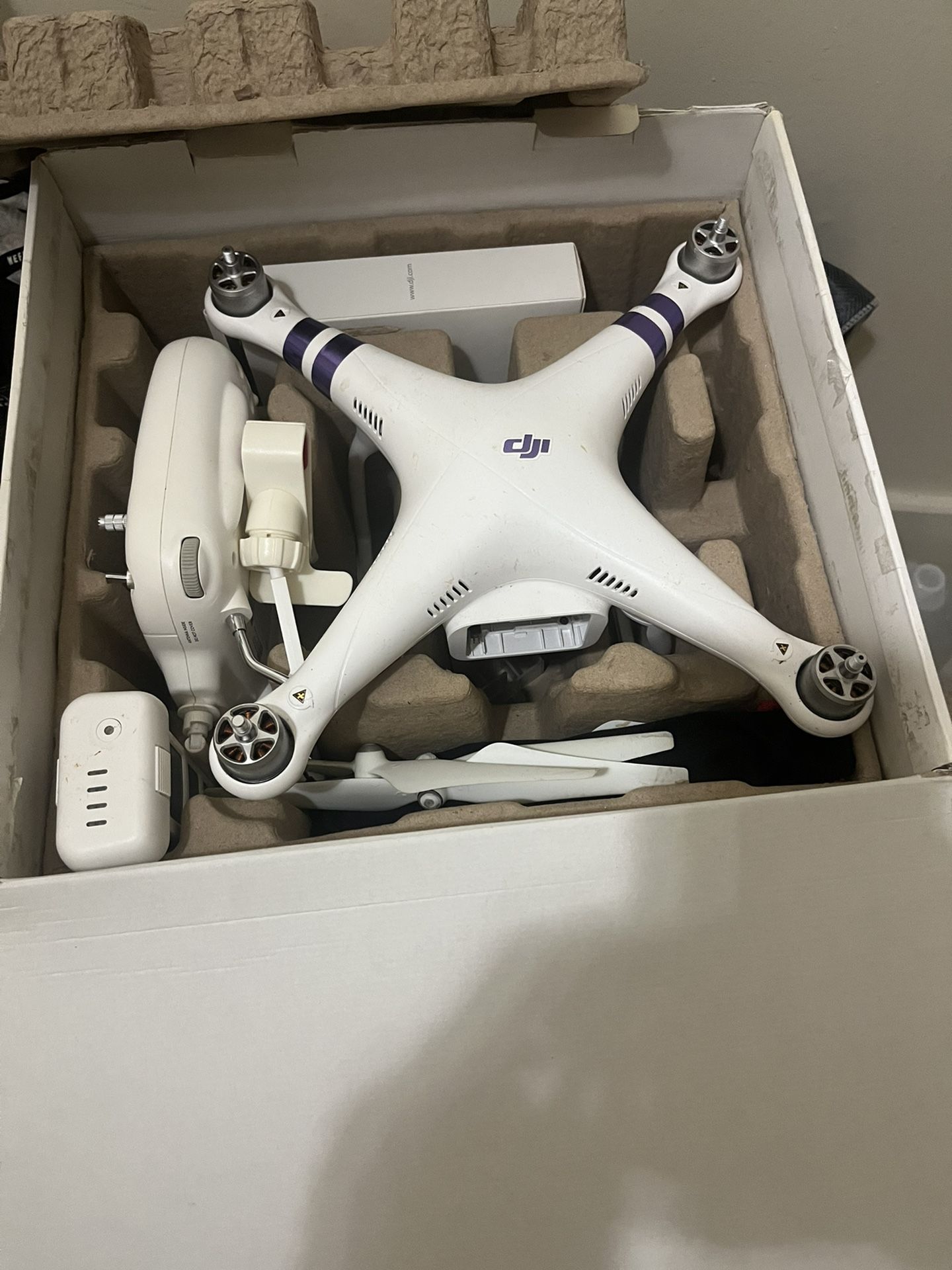 Phantom 3 Drone W Camera 