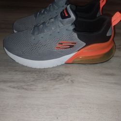 Sketchers MENS Size 9