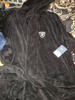 Raiders robe
