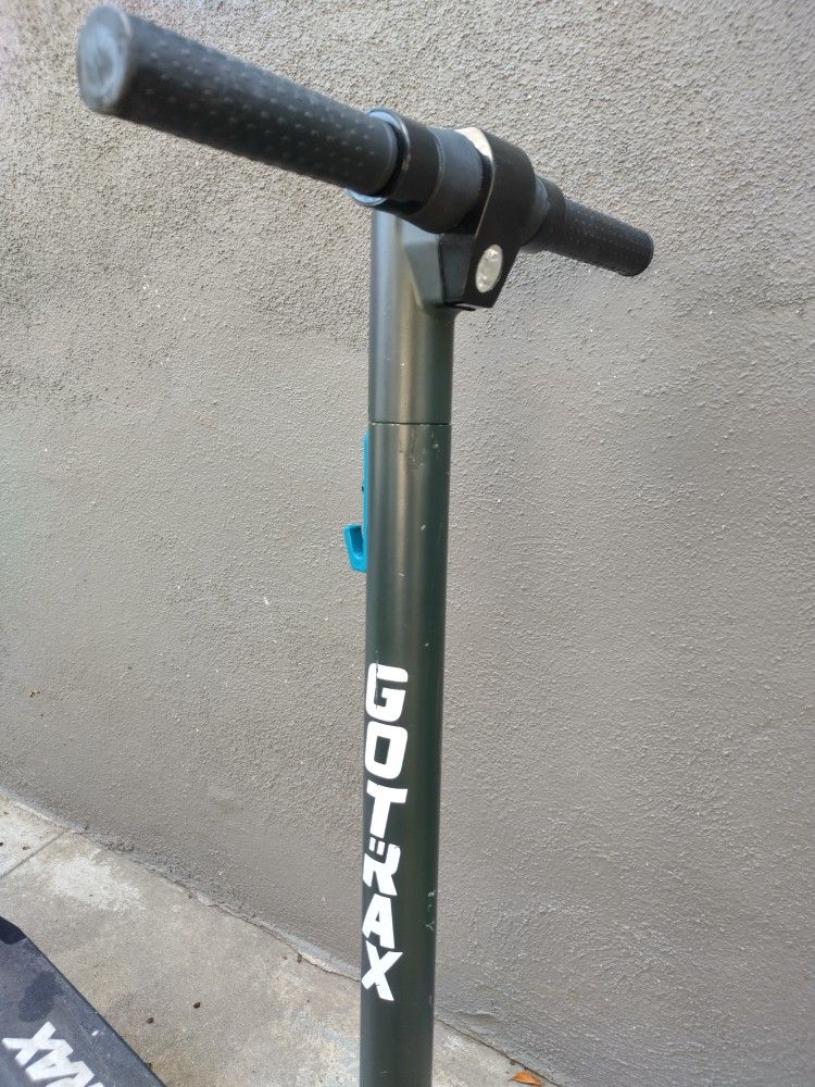 $229.00 - Gotrax Electric Scooter - Charger & Excellent Battery $95