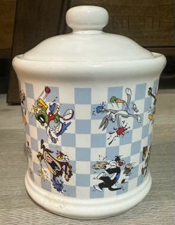 Vintage Looney Toons Six Flags Ceramic Cookie Jar Canister 1995 Bugs & More