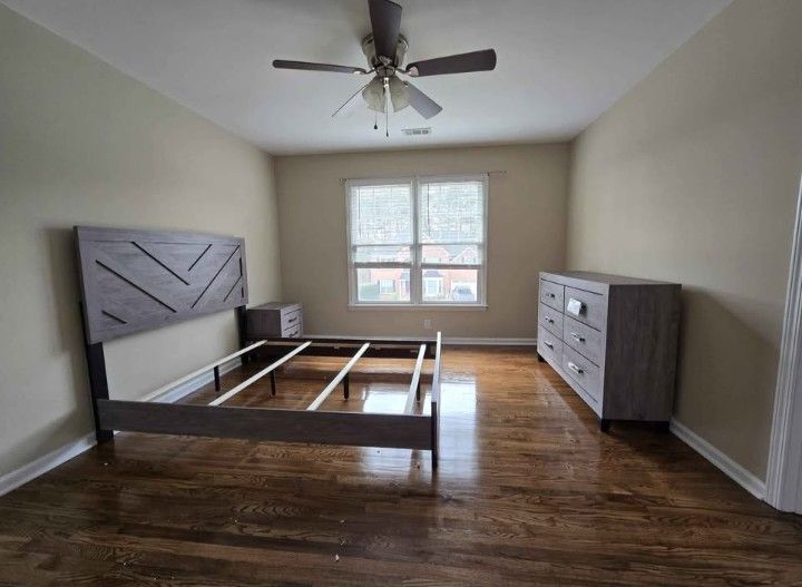 BRAND NEW RUSTIC 4-PIECE BEDROOM SET(BED, DRESSER, MIRROR,NIGHTSTAND). AVAILABLE IN KING AND QUEEN