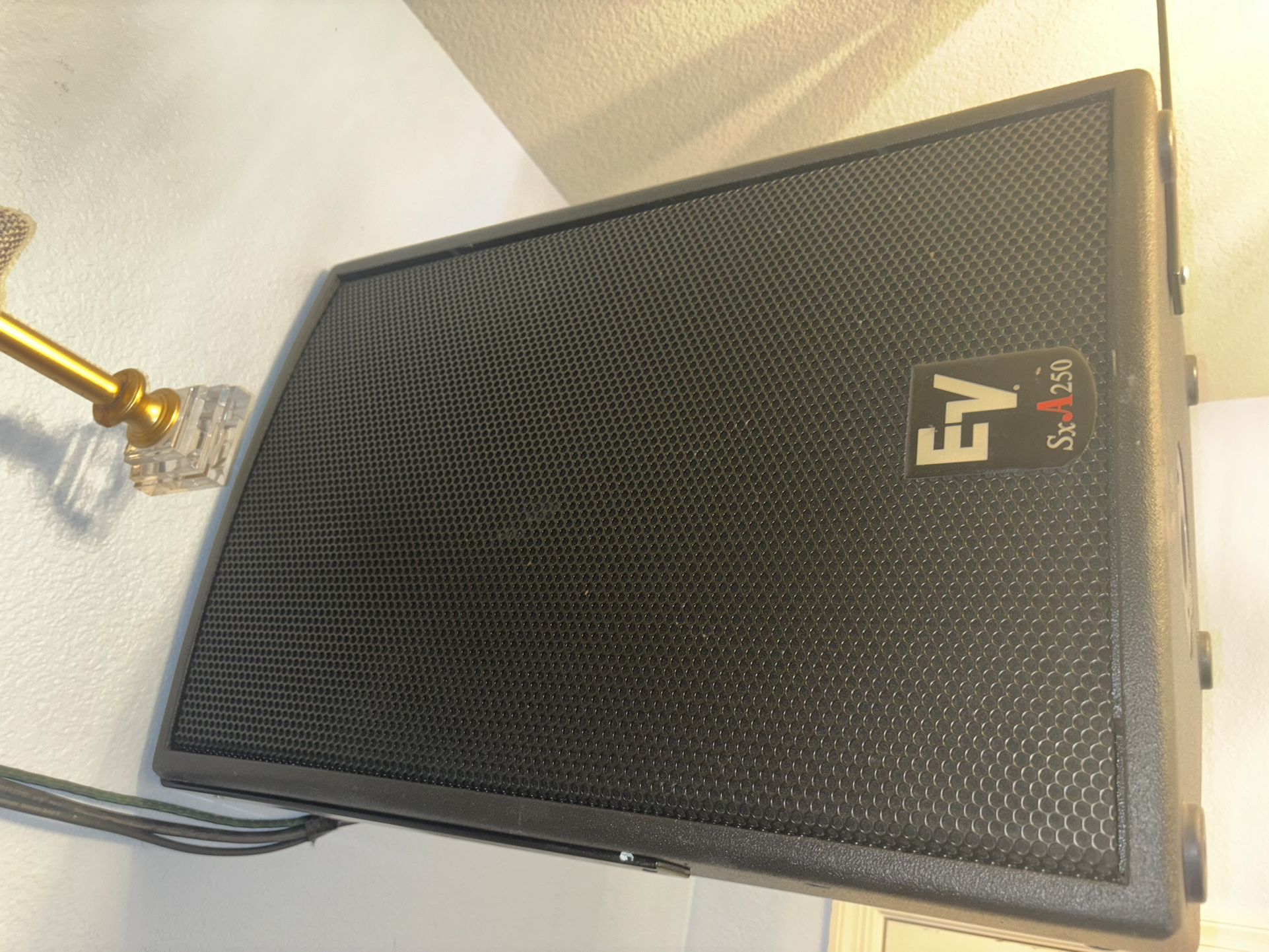 Electro Voice Sxa 250 Powered Speakers (pair)