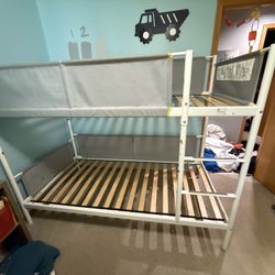 Twin Bunkbed 