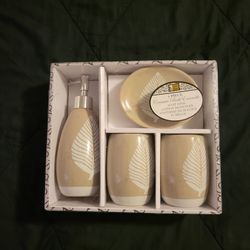 4 Piece Ceramic Bath Ensemble