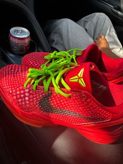 Size 8 men’s Nike Kobe 6  reverse grinch no box