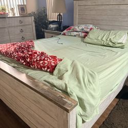 Like New Electric King Size  Bed 
