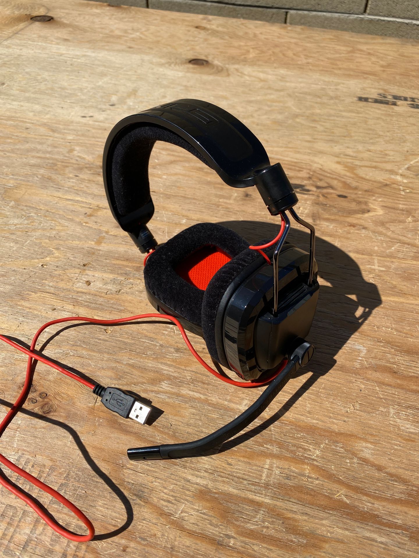 Plantronics Gamecom USB Gaming Headset