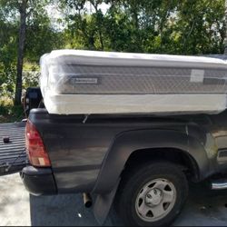 King size new thick pillow top bed can deliver