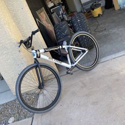 City grounds bike 2025