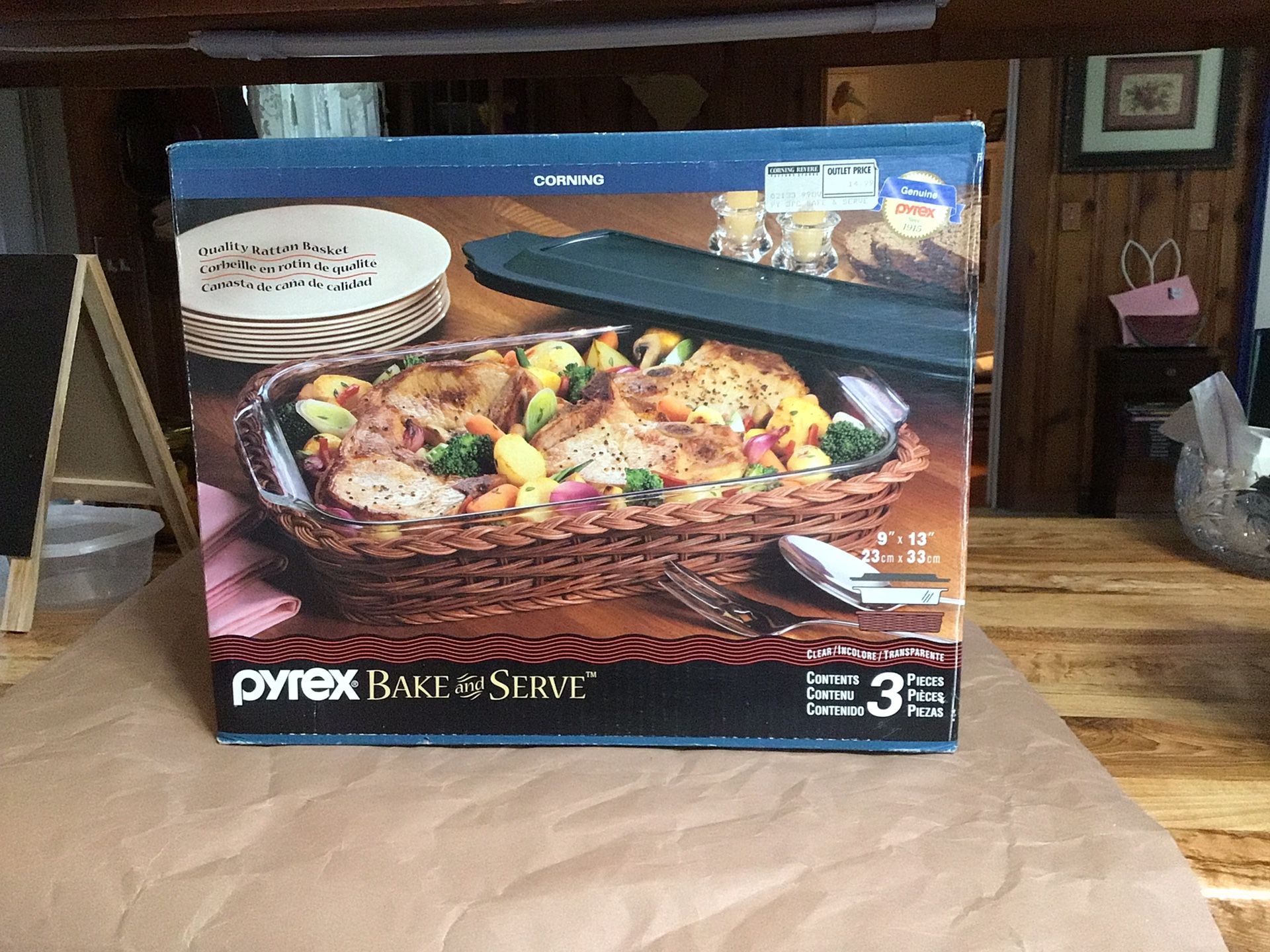 Vintage Pyrex In Original Box