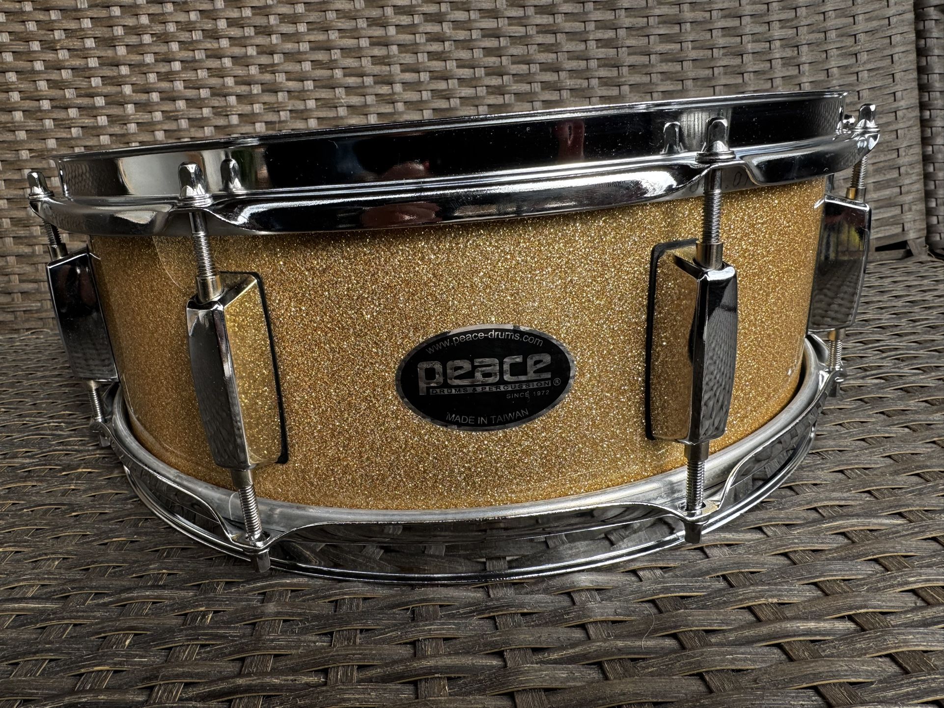 Peace Gold Sparkle 14x5 Snare Drum