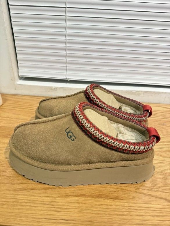UGG Tazz Slipper