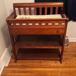 Free changing table