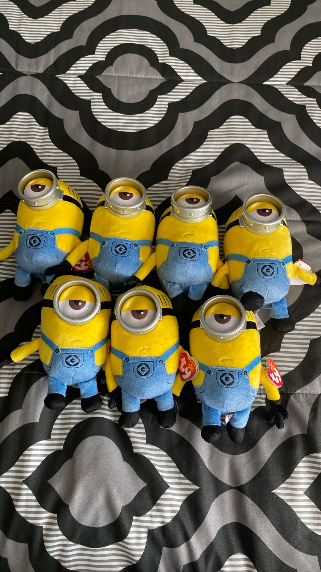 ATTENTION VENDORS: 10 Minion Ty Stuffed Toys