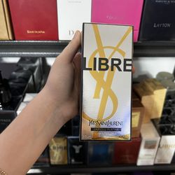 Brand new men and female perfumes and Cologne for sale bulk and singles available sample available to smell✅ full size 