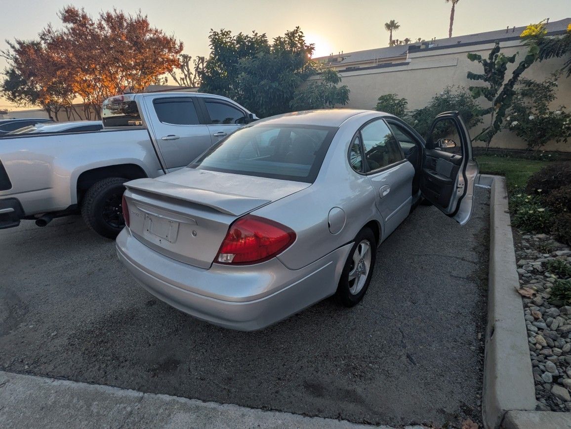 2002 Ford Taurus