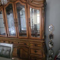 CHINA CABINET 