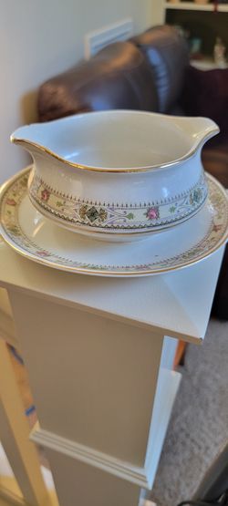 1920's Homer & Laughlin Empress Gravy Bowl With Underplate