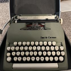 VINTAGE TYPE WRITER