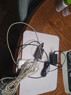 Indoor hdtv powered antenna