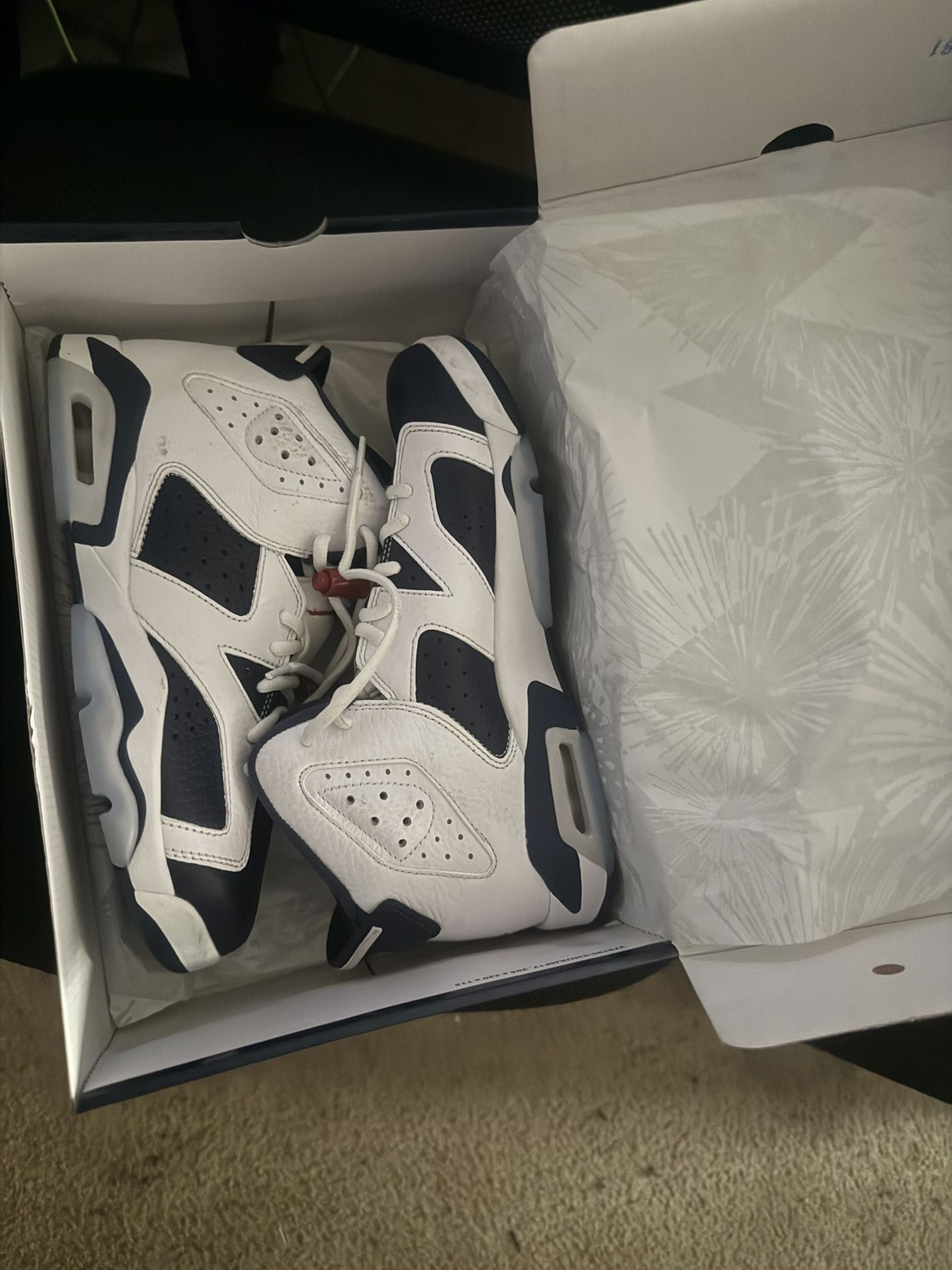 Jordan 6 Size 7Y Used