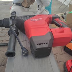 Milwaukee rotary hammer