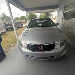 Honda Accord 2009. 