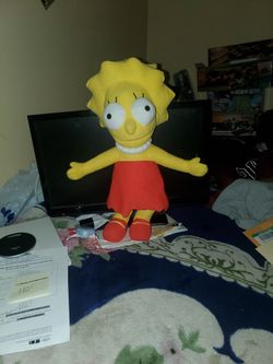 LISA SIMPSON 20 INCHES PLUSH USED GOOD CONDITION $20  DOLLARS OBO 