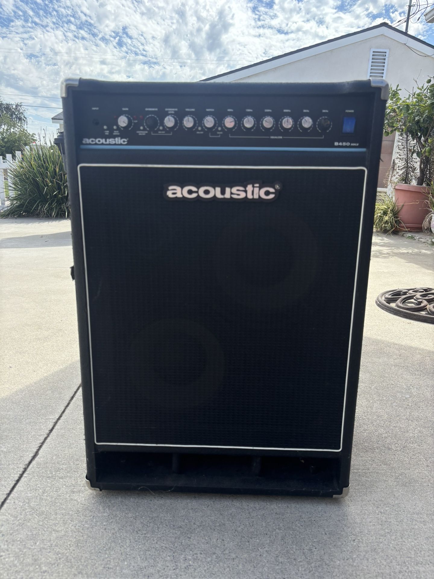 Bass Amp For Sale