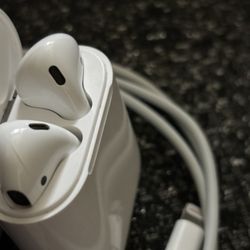 Apple AirPods 2nd Generation 