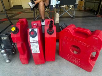 Toto Pax gas cans for offloading