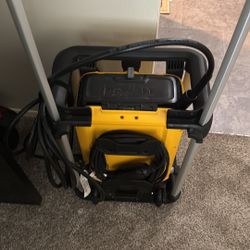 De Walt Pressured Washer 